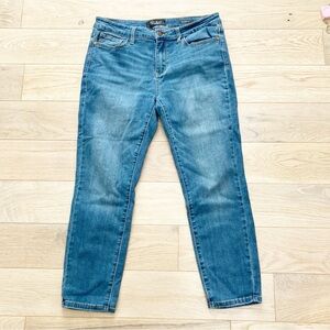Judy Blue Mid-Wash Ankle Jeans
